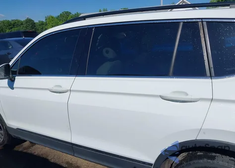 2020 Volkswagen Tiguan 2.0T Se/2.0T Se R-Line Black/2.0T Sel z USA, uszkodzony, nr VIN 3VV2B7AX5LM062536